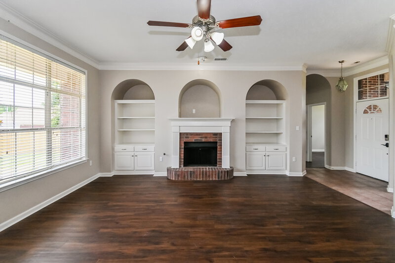 2,270/Mo, 6373 Braybourne Pl Olive Branch, MS 38654 Living Room View 2