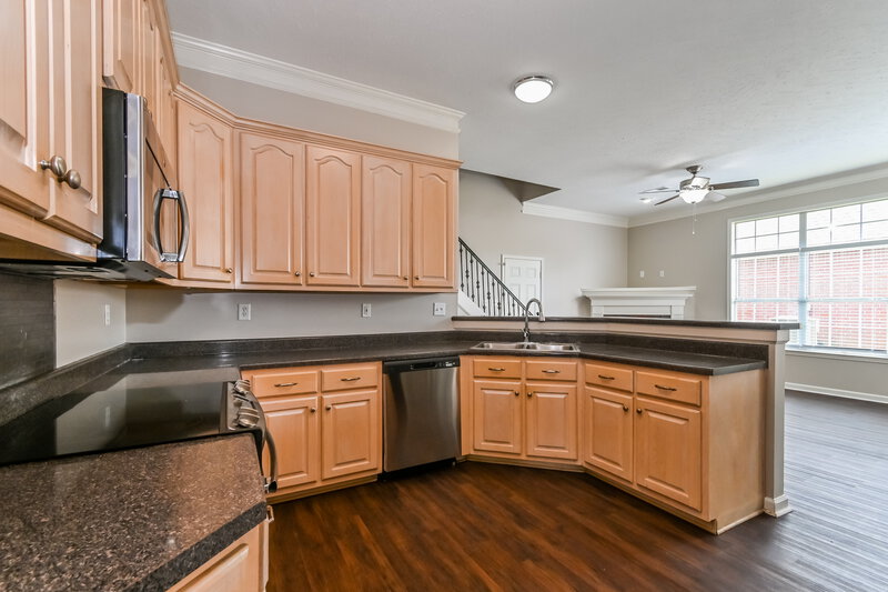 2,270/Mo, 6373 Braybourne Pl Olive Branch, MS 38654 Kitchen View 2