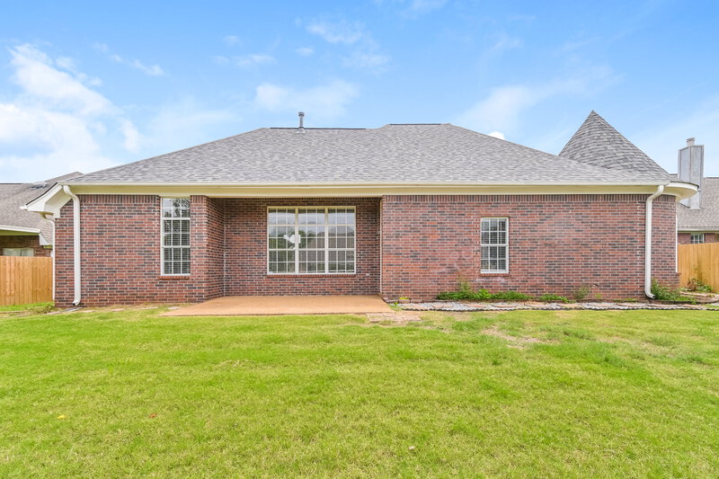 2,270/Mo, 6373 Braybourne Pl Olive Branch, MS 38654 Rear View