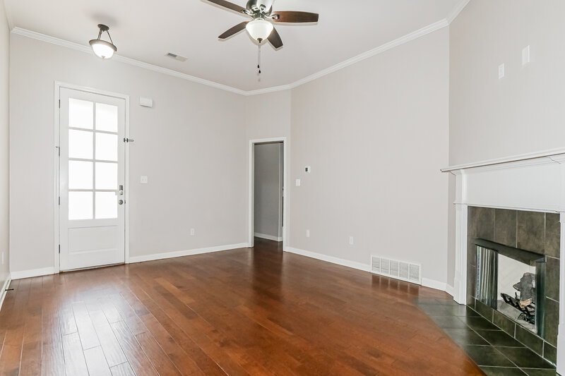 2,250/Mo, 5798 Bedford Loop W Southaven, MS 38672 Living Room View