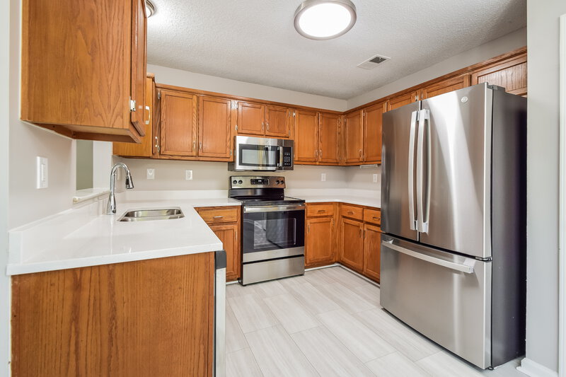 1,575/Mo, 7076 Foxhall Dr Horn Lake, MS 38637 Kitchen View