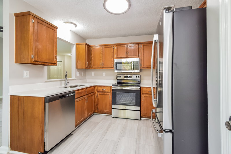 1,575/Mo, 7076 Foxhall Dr Horn Lake, MS 38637 Kitchen View 2