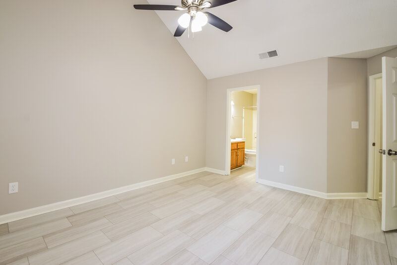 1,575/Mo, 7076 Foxhall Dr Horn Lake, MS 38637 Main Bedroom View