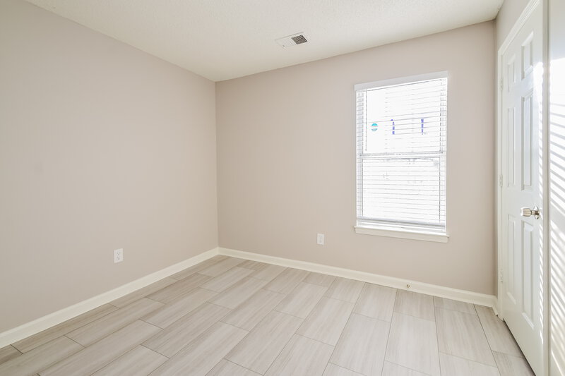 1,575/Mo, 7076 Foxhall Dr Horn Lake, MS 38637 Main Bedroom View 2