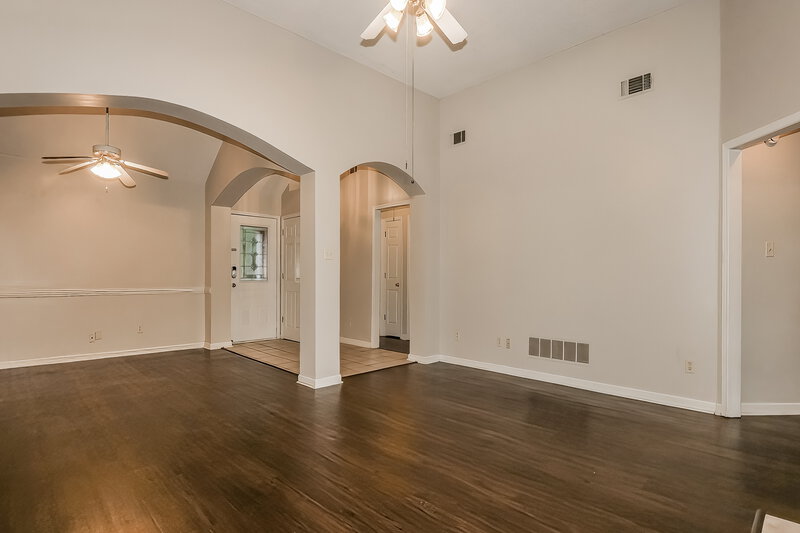 1,865/Mo, 5400 Milton Ridge Dr Arlington, TN 38002 Living Room View 2