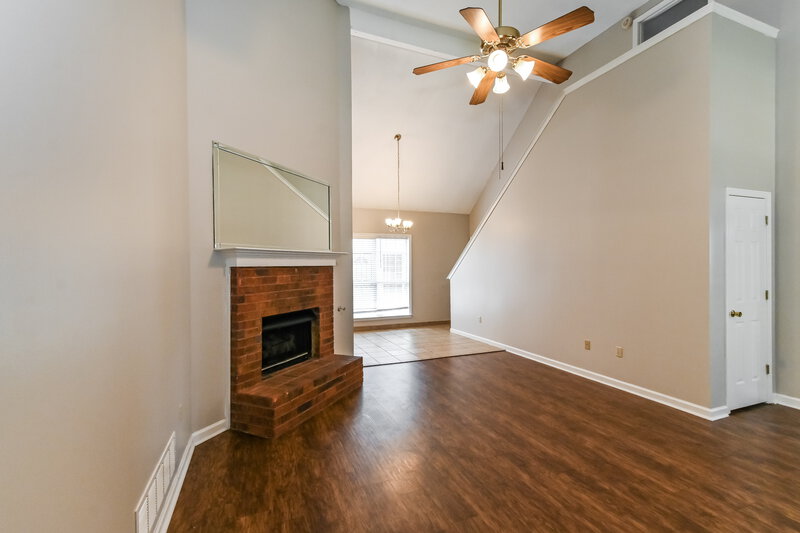 1,645/Mo, 7650 Davis Pkwy Southaven, MS 38671 Living Room View 2