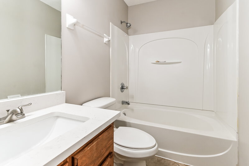 1,645/Mo, 7650 Davis Pkwy Southaven, MS 38671 Bathroom View
