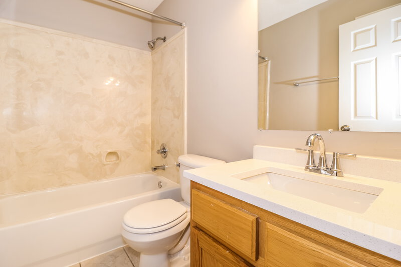 1,820/Mo, 1052 Mossy Knoll Dr Cordova, TN 38018 Bathroom View