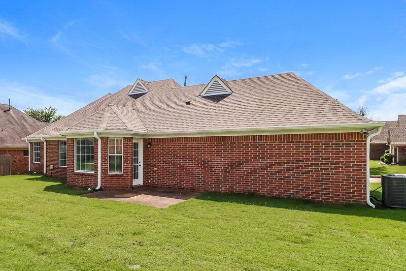 1,820/Mo, 1052 Mossy Knoll Dr Cordova, TN 38018 Rear View