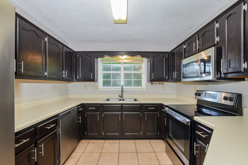 2,000/Mo, 6641 Bright Star Ln Bartlett, TN 38134 Kitchen View 2