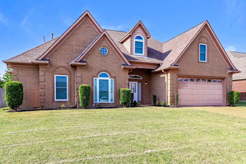 2,065/Mo, 13080 Oxbourne N Olive Branch, MS 38654 Front View