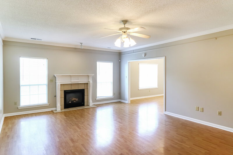 2,065/Mo, 13080 Oxbourne N Olive Branch, MS 38654 Living Room View 2