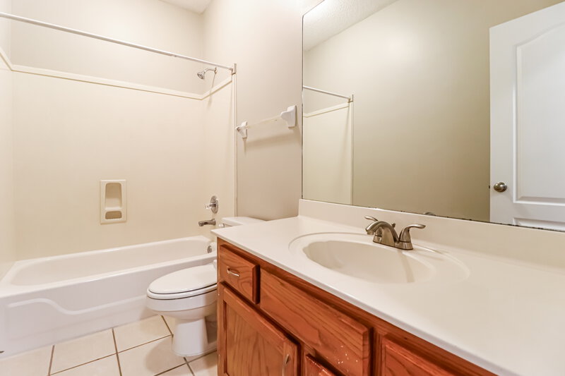 2,065/Mo, 13080 Oxbourne N Olive Branch, MS 38654 Bathroom View