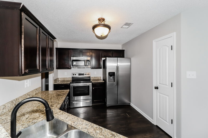 2,890/Mo, 9466 Darren Cir S Cordova, TN 38018 Kitchen View