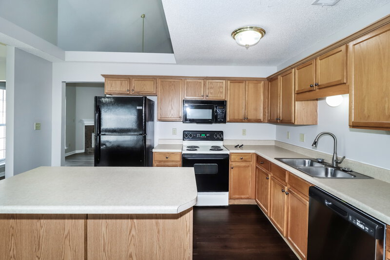 2,190/Mo, 11196 Hidden Meadows Cv Arlington, TN 38002 Kitchen View 2