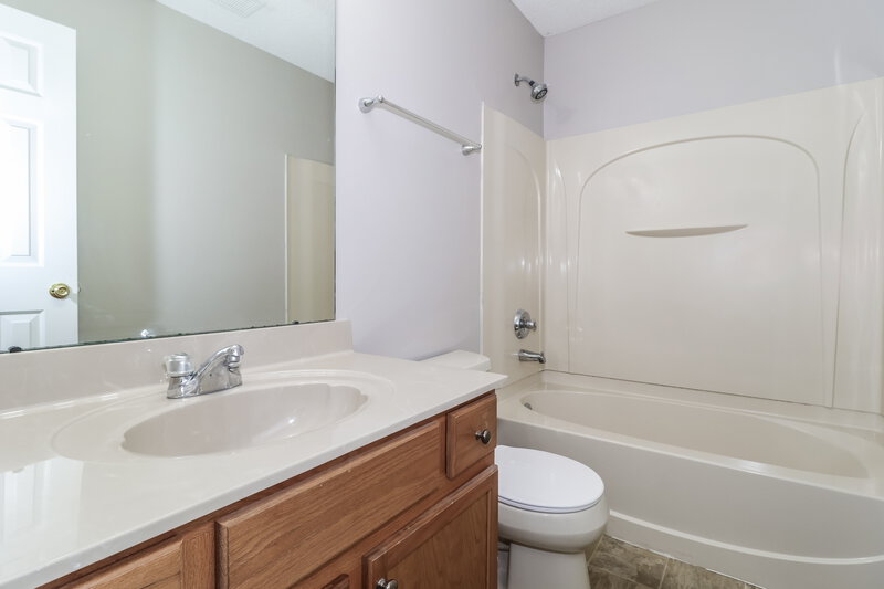 2,190/Mo, 11196 Hidden Meadows Cv Arlington, TN 38002 Bathroom View 2