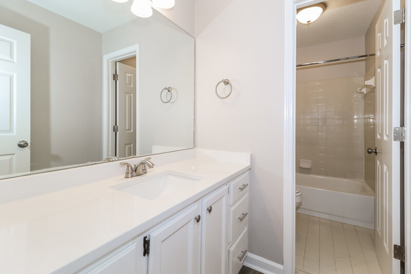 2,980/Mo, 225 Richards Way Dr Cordova, TN 38018 Bathroom View