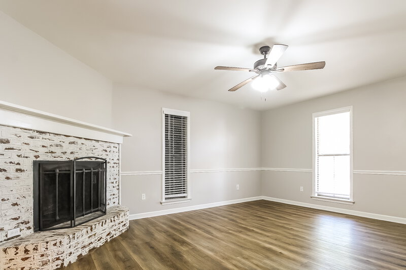1,815/Mo, 6170 Chickasaw Dr Olive Branch, MS 38654 Living Room View