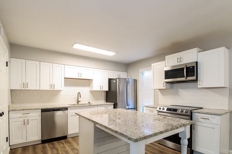 1,815/Mo, 6170 Chickasaw Dr Olive Branch, MS 38654 Kitchen View