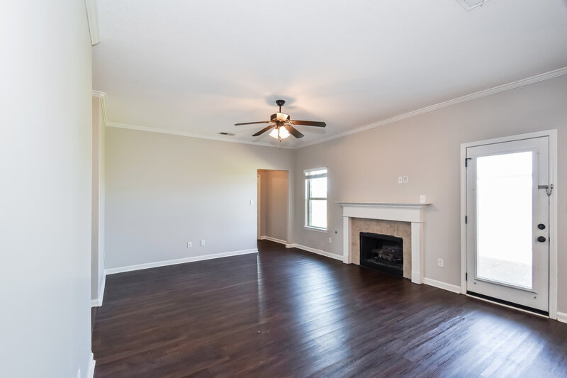 2,625/Mo, 95 Cypress Point Rd Oakland, TN 38060 Living Room View 2