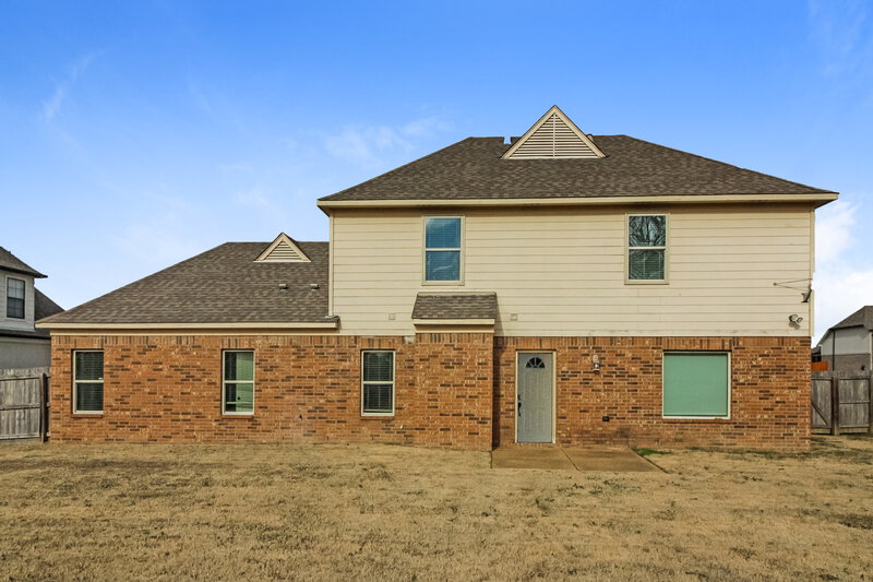 0/Mo, 170 Misty Fields Rd Oakland, TN 38060 Rear View