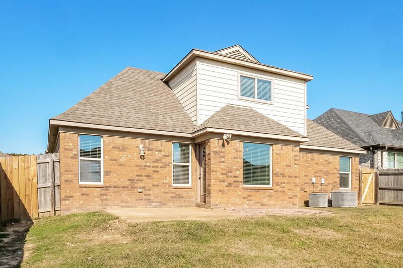 1,700/Mo, 40 Willow Springs Dr Oakland, TN 38060 Rear View 2