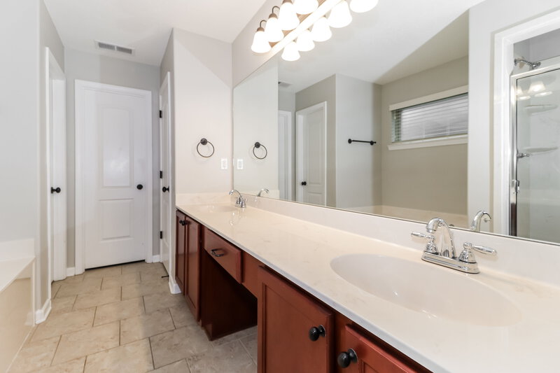 2,770/Mo, 65 Willow Springs Dr Oakland, TN 38060 Main Bathroom View