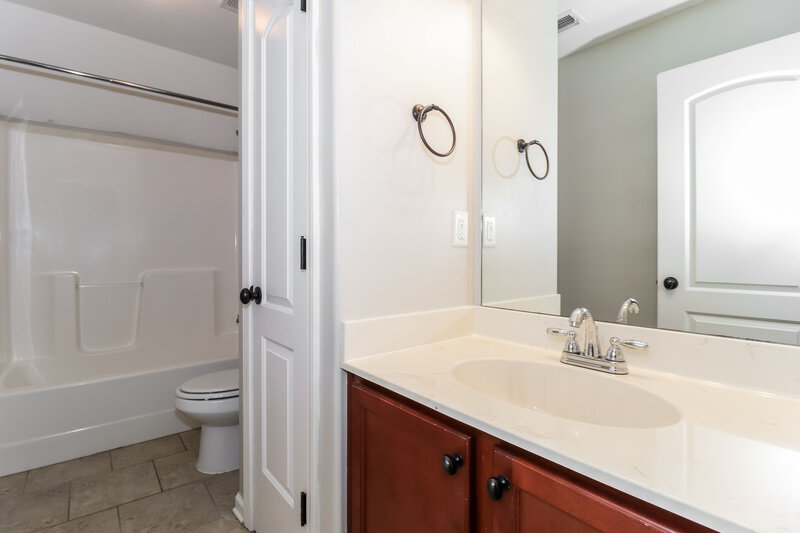 2,770/Mo, 65 Willow Springs Dr Oakland, TN 38060 Bathroom View