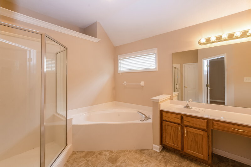 1,785/Mo, 1463 Far Dr Cordova, TN 38016 Master Bathroom View 2