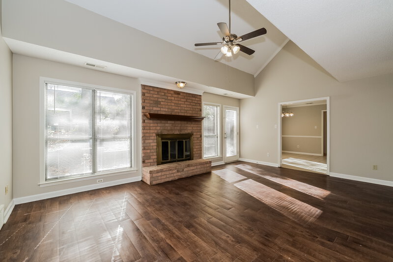 2,800/Mo, 6601 Baird Cv Bartlett, TN 38135 Living Room View