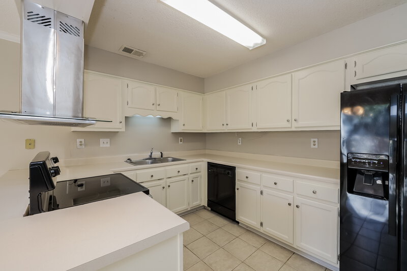 2,800/Mo, 6601 Baird Cv Bartlett, TN 38135 Kitchen View