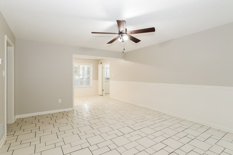 1,745/Mo, 6299 Cherokee Dr Olive Branch, MS 38654 Living Room View