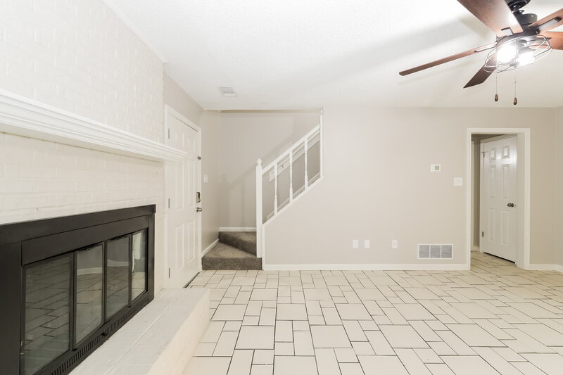 1,745/Mo, 6299 Cherokee Dr Olive Branch, MS 38654 Living Room View 2