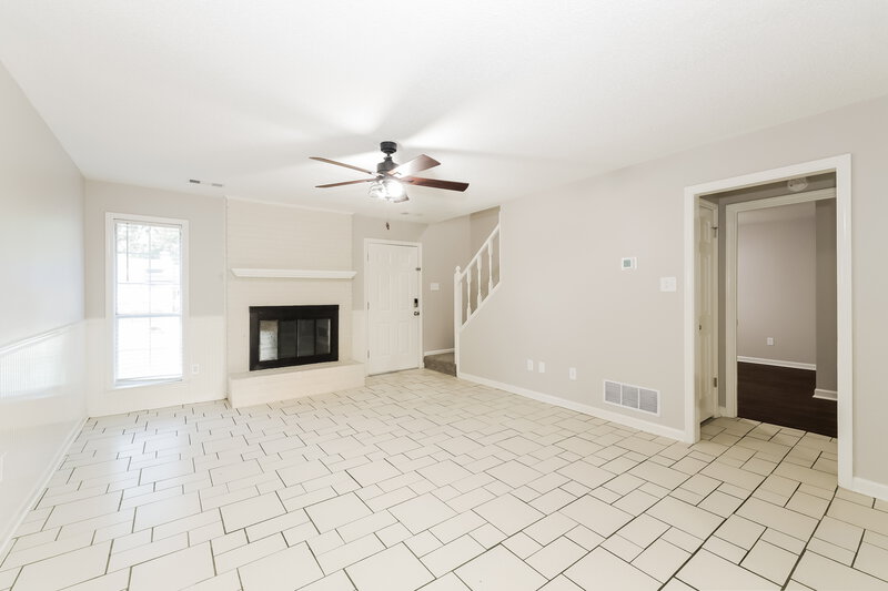 1,745/Mo, 6299 Cherokee Dr Olive Branch, MS 38654 Living Room View 3