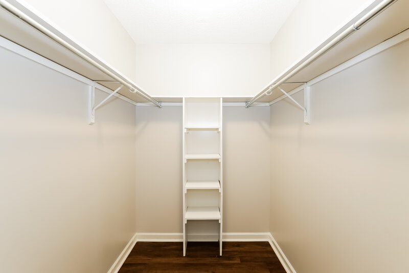 1,745/Mo, 6299 Cherokee Dr Olive Branch, MS 38654 Walk In Closet View