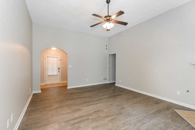 2,230/Mo, 3058 N Wren St Hernando, MS 38632 Living Room View