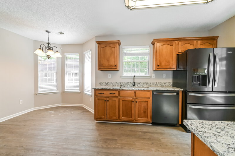 2,230/Mo, 3058 N Wren St Hernando, MS 38632 Kitchen View 3