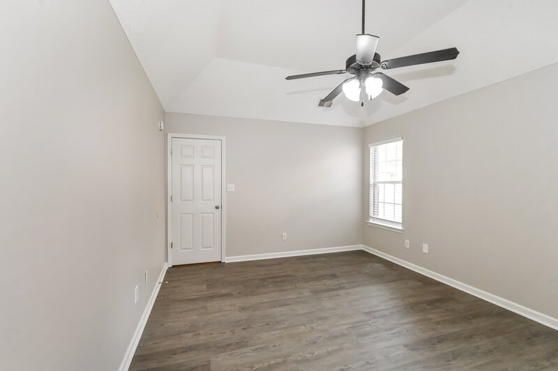 2,230/Mo, 3058 N Wren St Hernando, MS 38632 Main Bedroom View 2