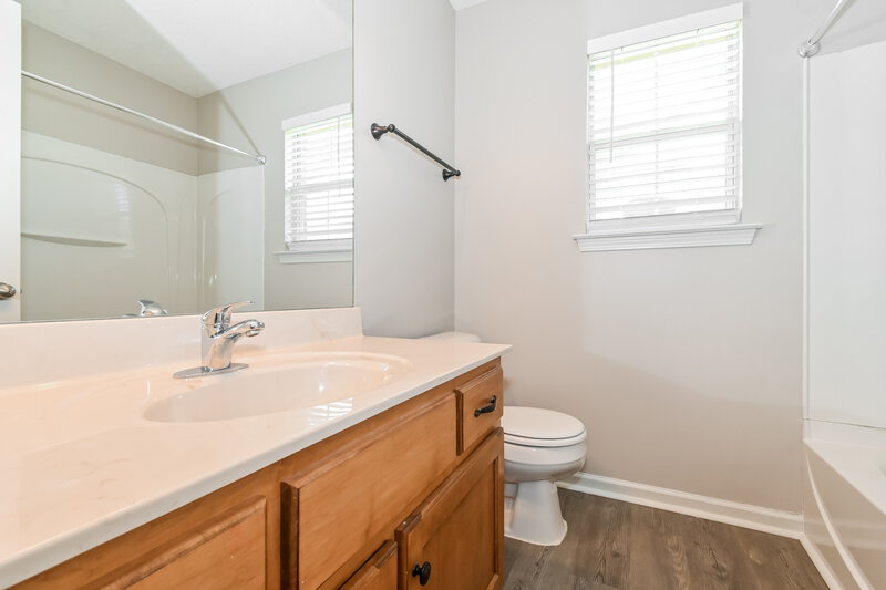 2,230/Mo, 3058 N Wren St Hernando, MS 38632 Bathroom View