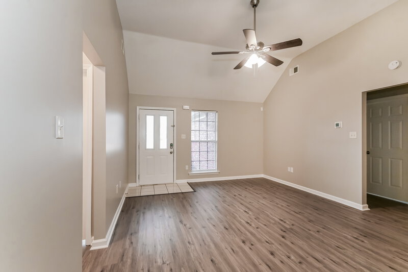 1,855/Mo, 5732 Lancaster Dr Olive Branch, MS 38654 Living Room View 2