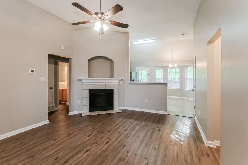 1,855/Mo, 5732 Lancaster Dr Olive Branch, MS 38654 Living Room View 3