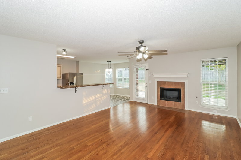 2,075/Mo, 7427 Fox Creek Dr Olive Branch, MS 38654 Living Room View