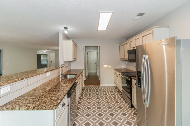 2,075/Mo, 7427 Fox Creek Dr Olive Branch, MS 38654 Kitchen View 2