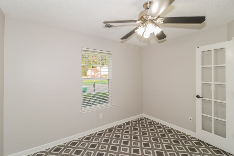 2,075/Mo, 7427 Fox Creek Dr Olive Branch, MS 38654 Office View
