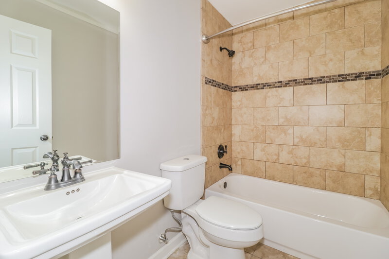 2,075/Mo, 7427 Fox Creek Dr Olive Branch, MS 38654 Bathroom View
