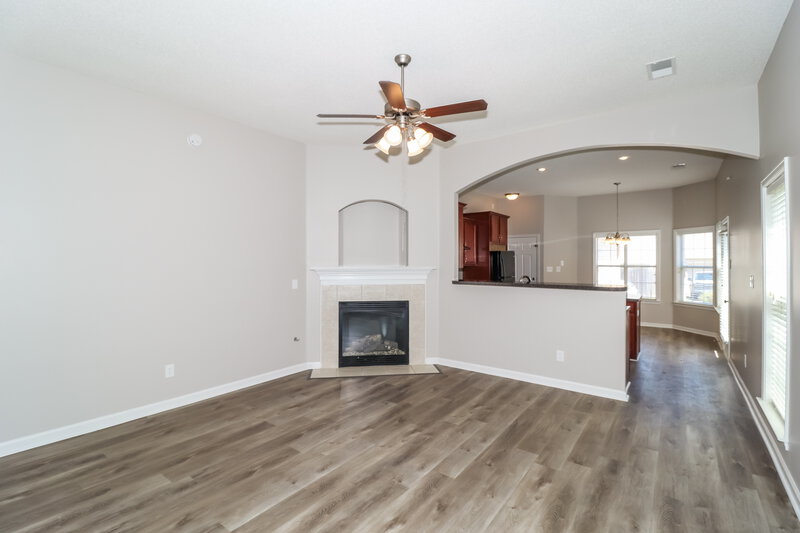 2,310/Mo, 1260 Whitten Rd Memphis, TN 38134 Living Room View