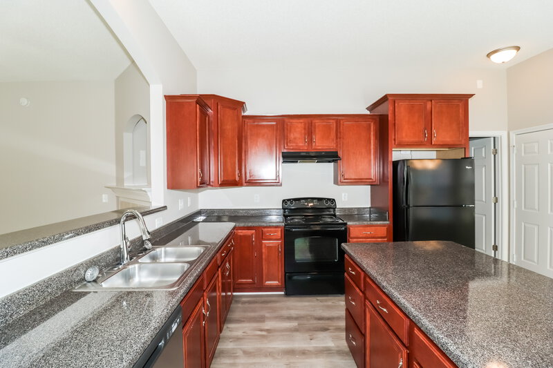 2,310/Mo, 1260 Whitten Rd Memphis, TN 38134 Kitchen View