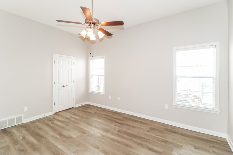 2,310/Mo, 1260 Whitten Rd Memphis, TN 38134 Main Bedroom View 2