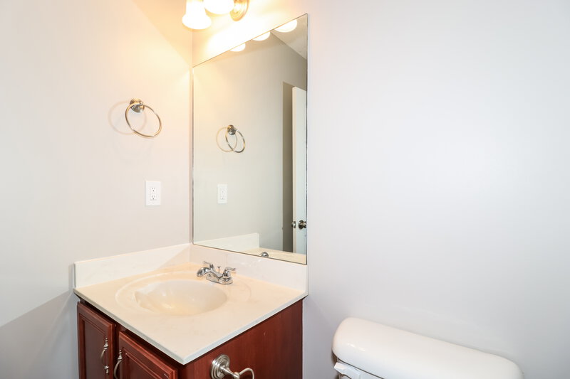 2,310/Mo, 1260 Whitten Rd Memphis, TN 38134 Bathroom View