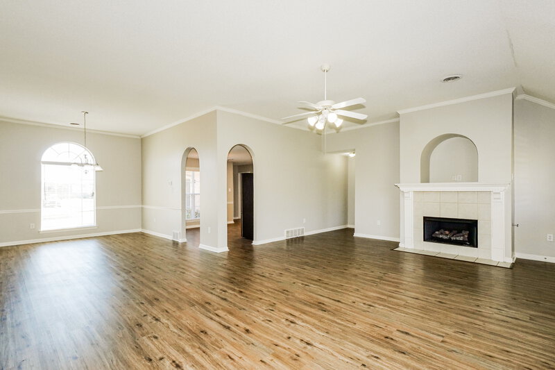 2,375/Mo, 4455 Jonsey Ln Memphis, TN 38125 Living Room View